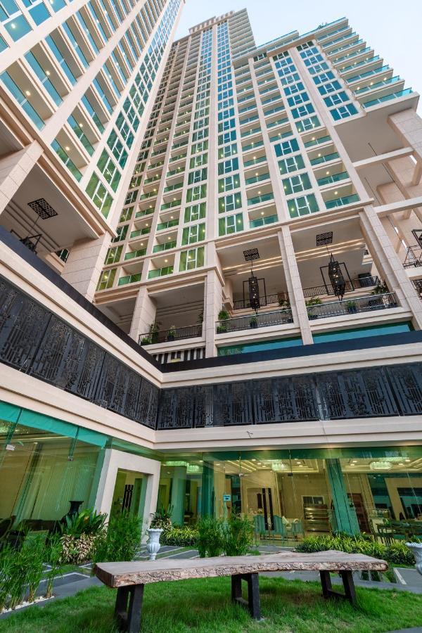 City Garden Tower Luxurious Condominium In The Center Of * Pattaya