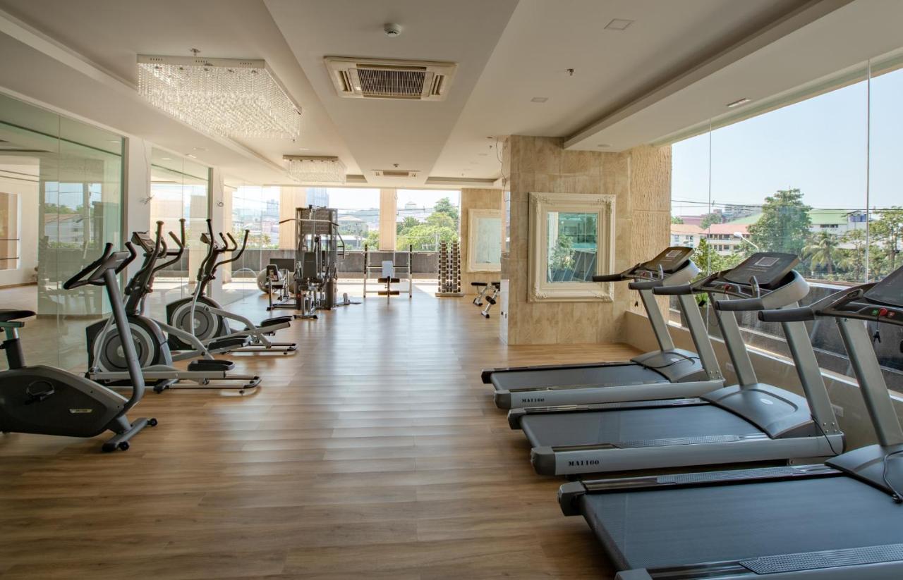Apartment City Garden Tower Luxurious Condominium In The Center Of *