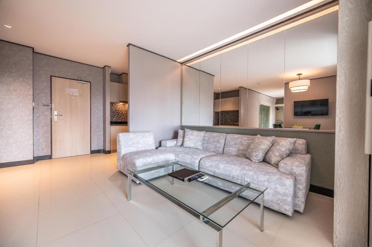 Manhattan - Sha Extra 4*