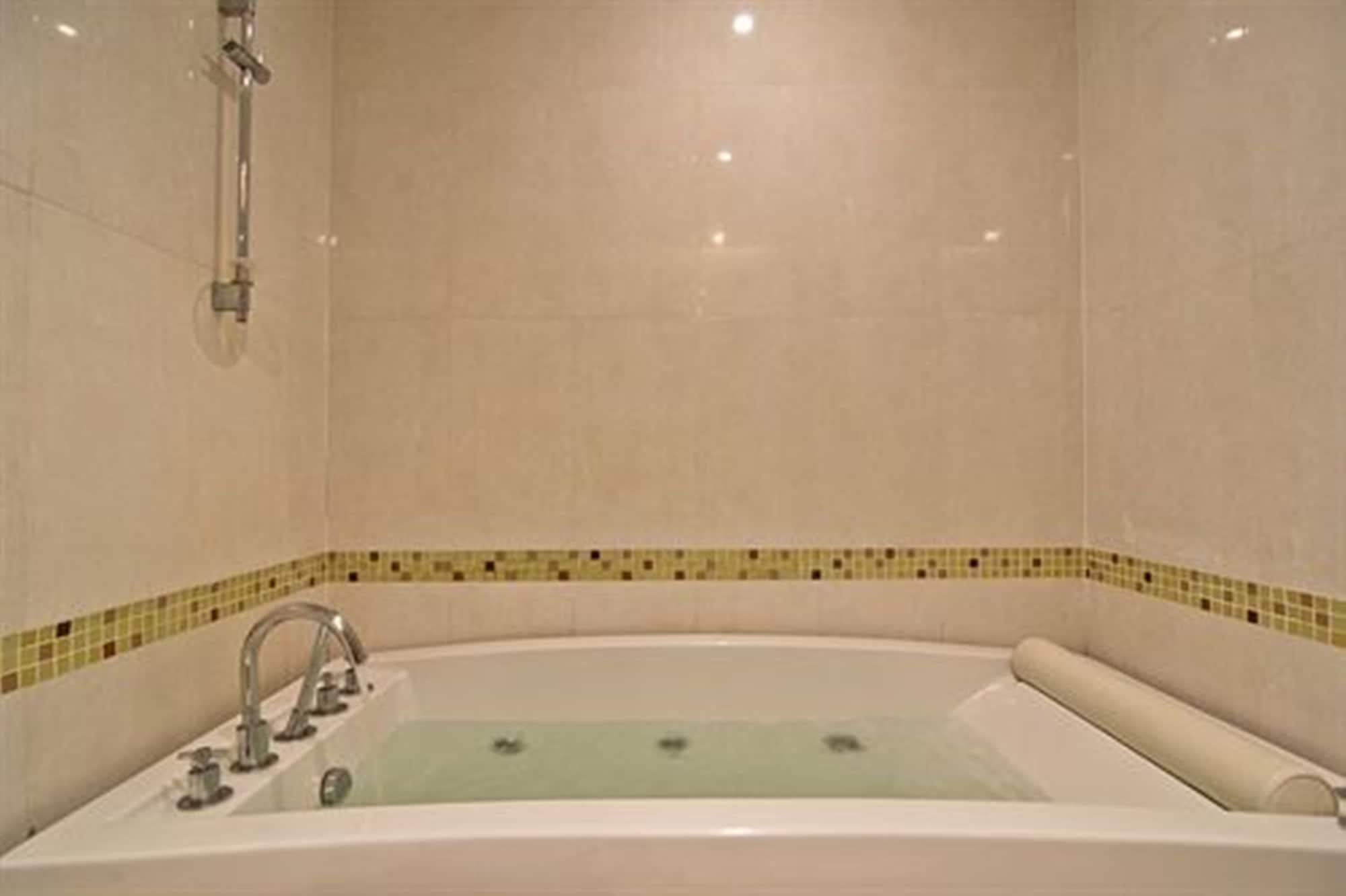 Lk Hotel