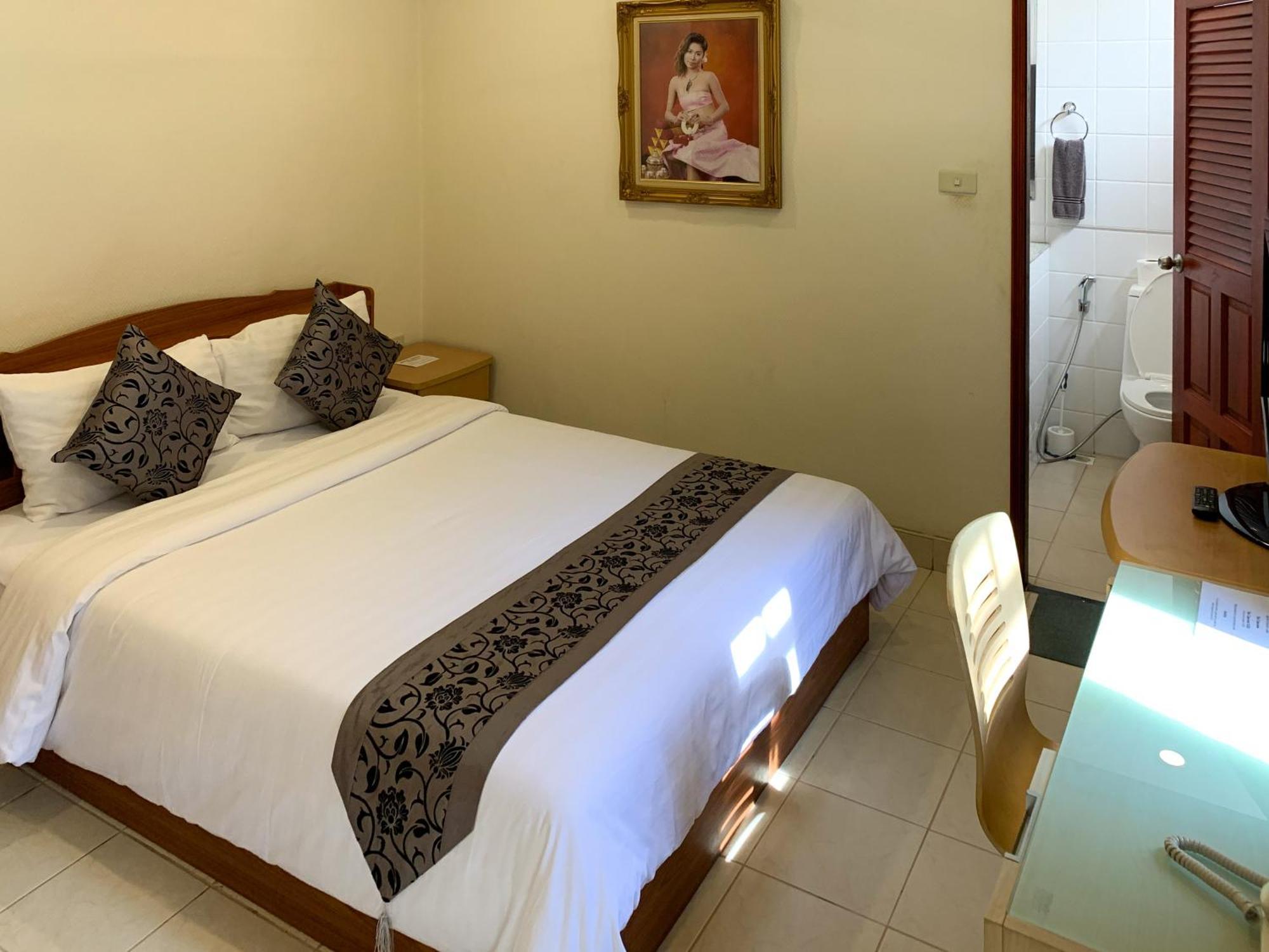 The Classroom Hotel 3*