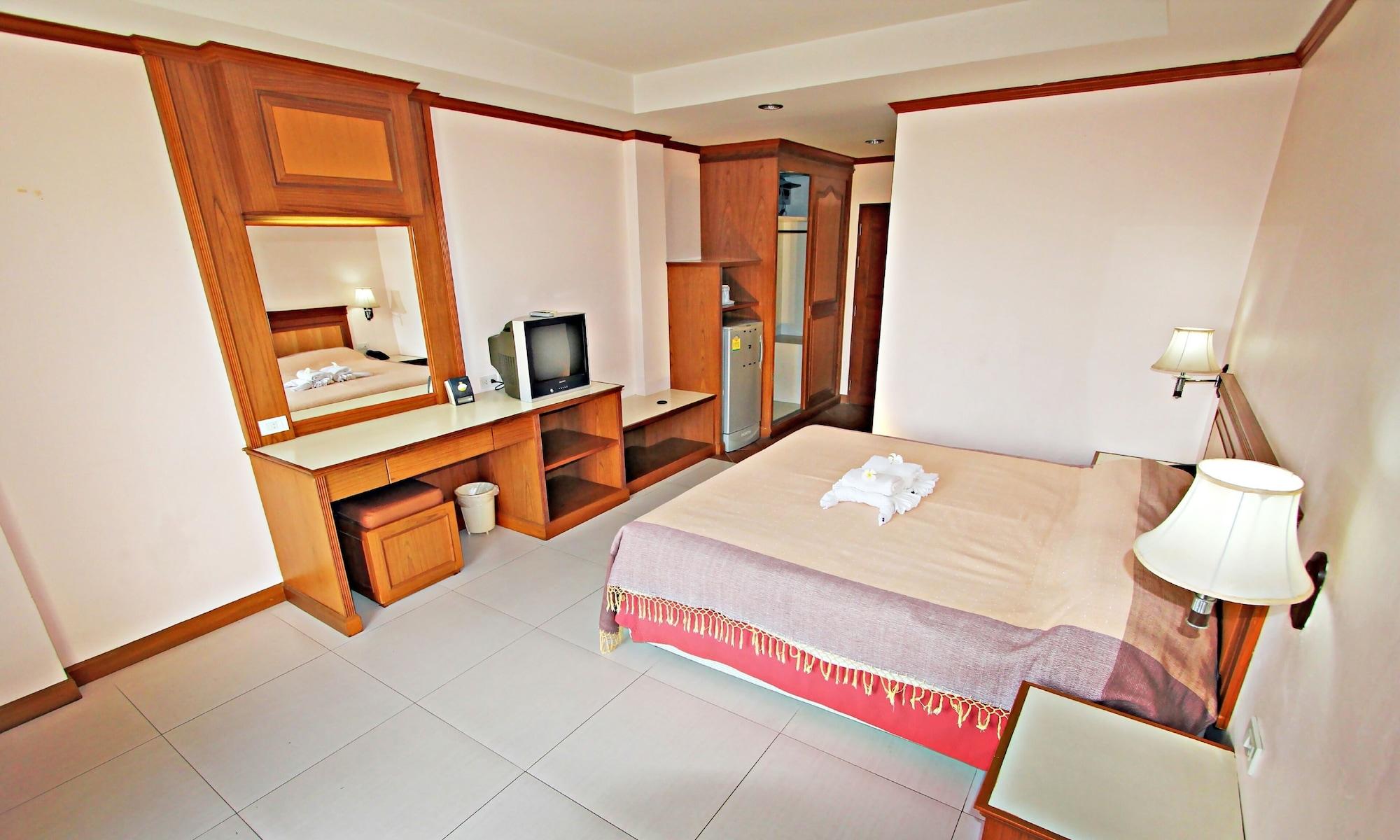 Lek Hotel