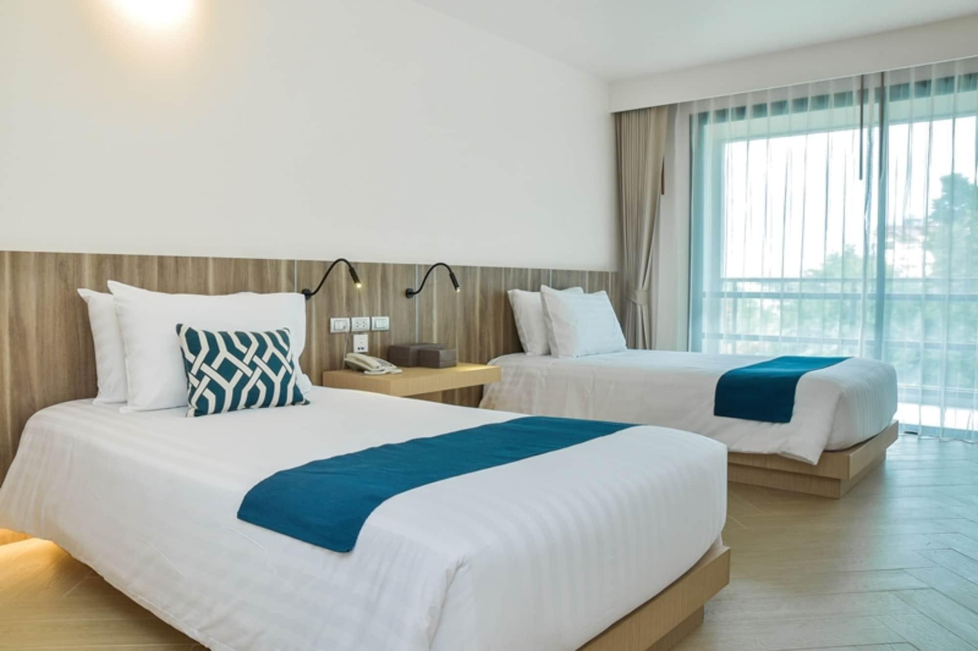 Golden Tulip Beachfront 5*