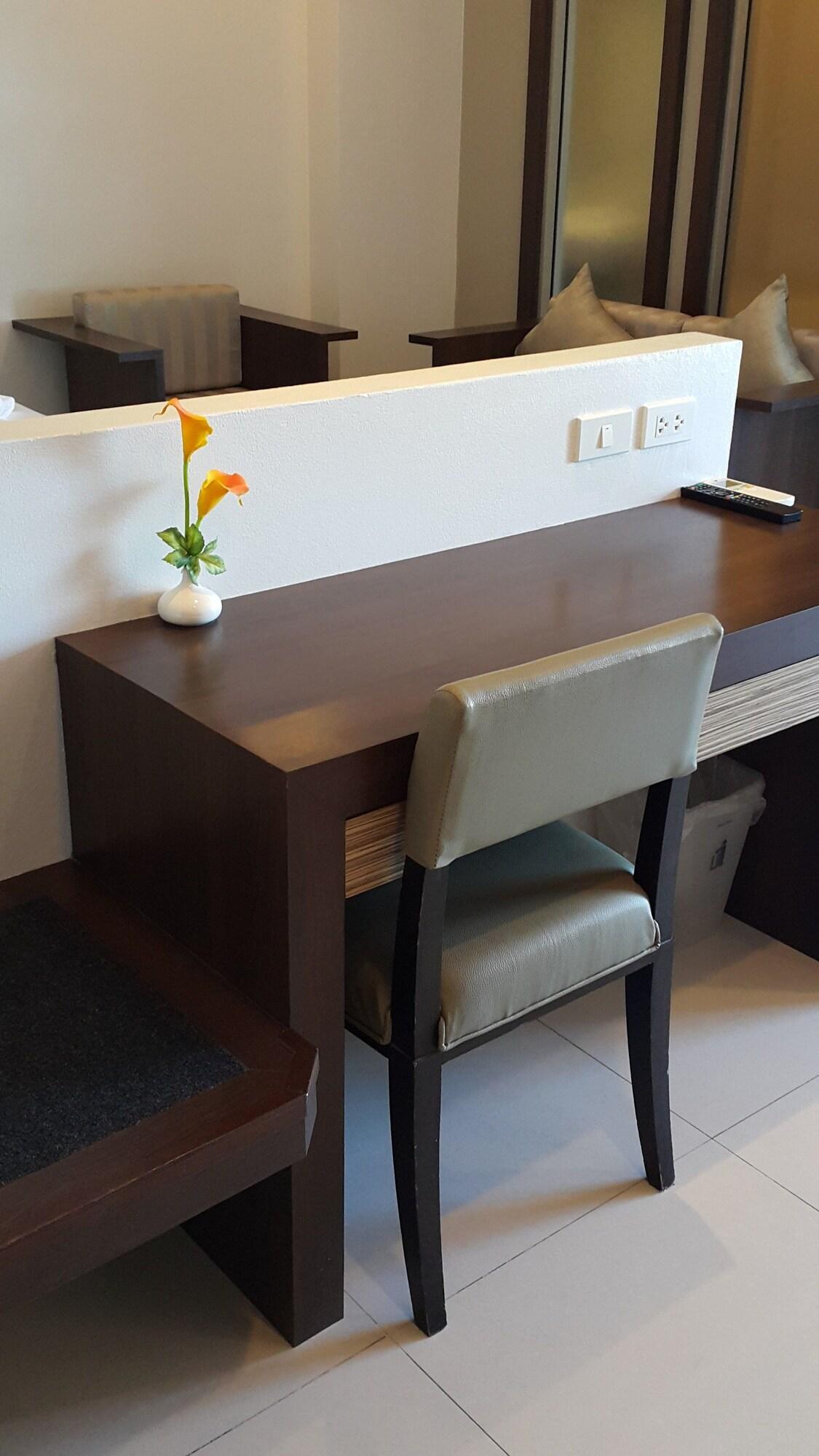 April Hotel