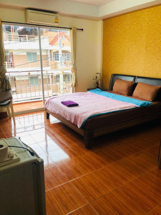 Apartment Golden Tiger