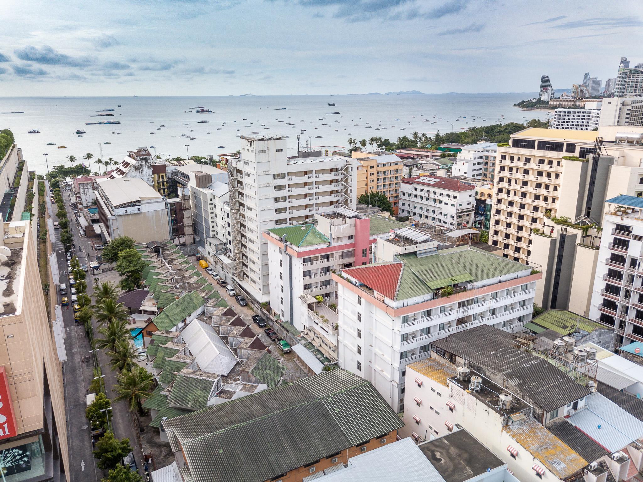 Eastiny Place โรงแรม Pattaya