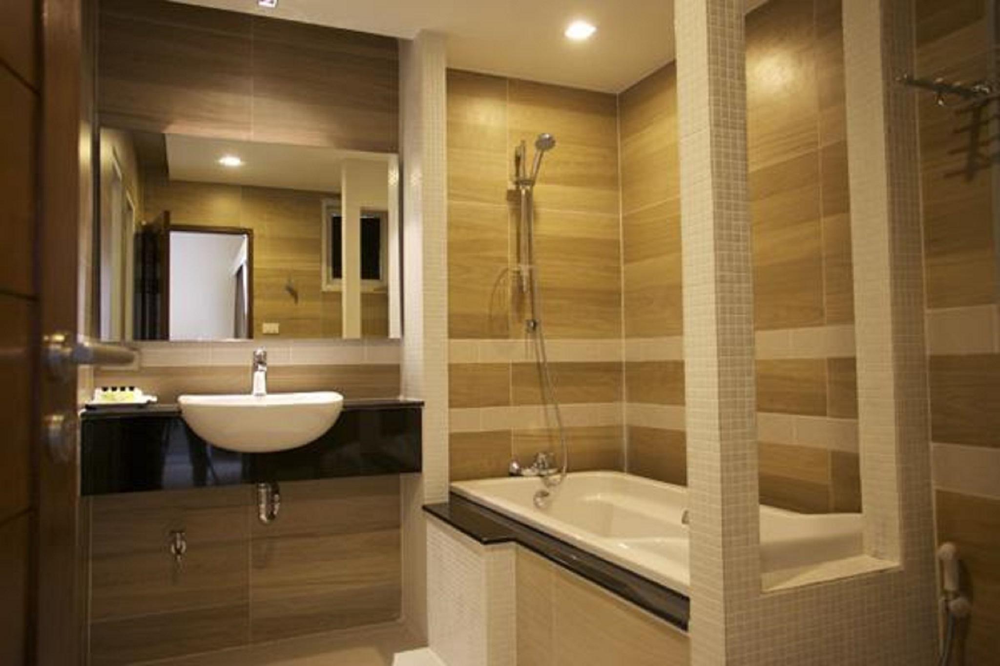 April Hotel 3*