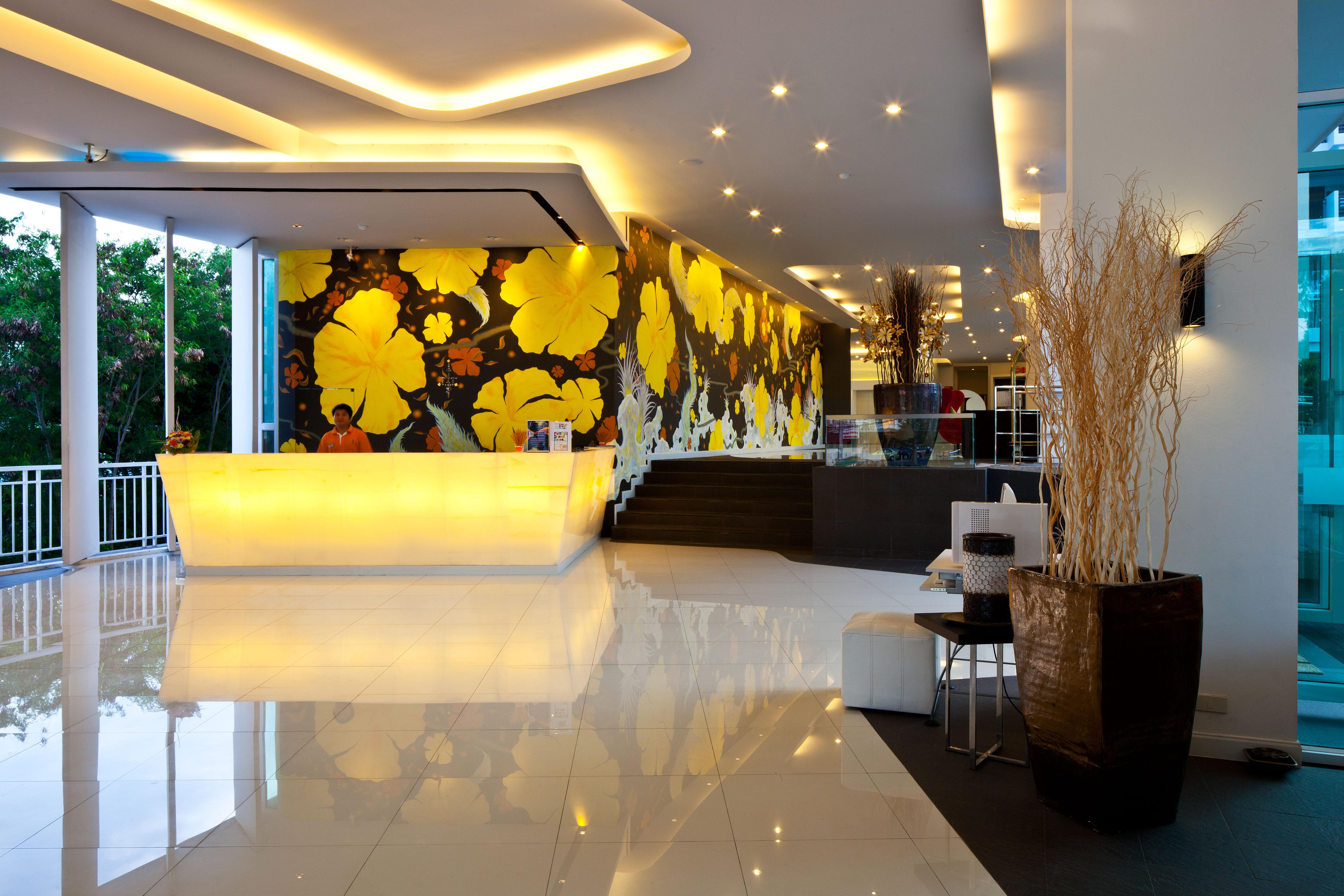 J Hotel