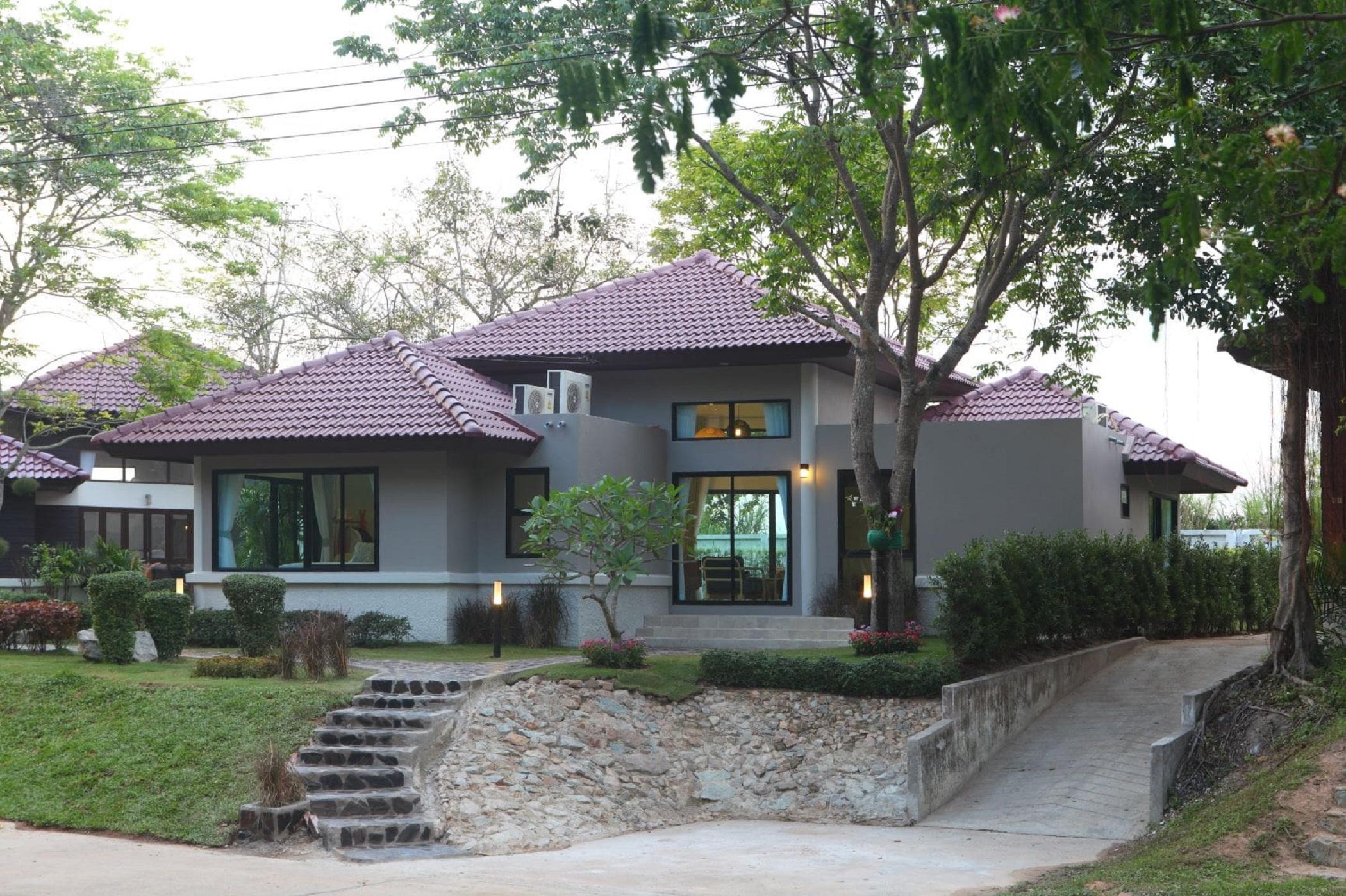 Country Club &