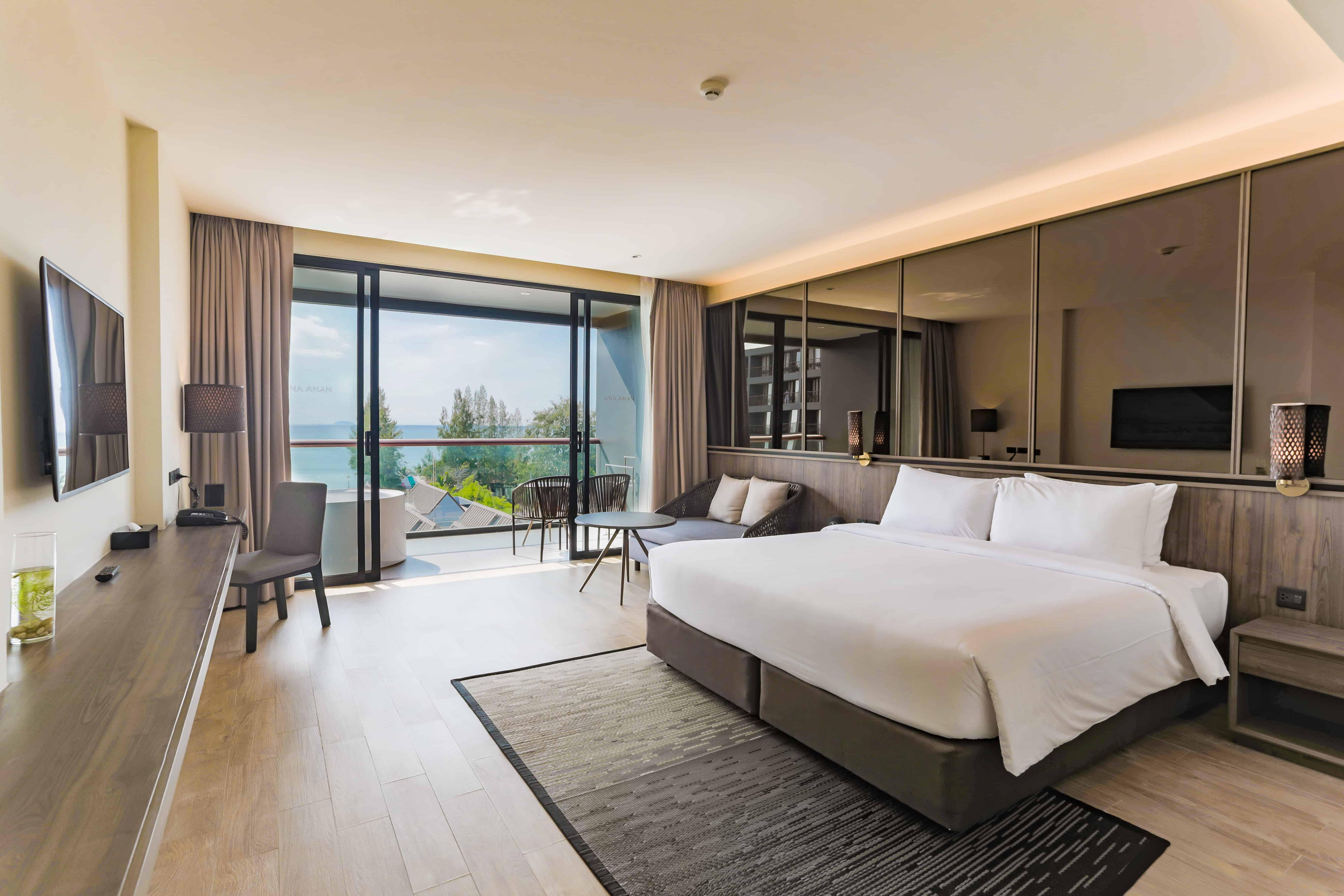 Ana Anan & 5* Pattaya