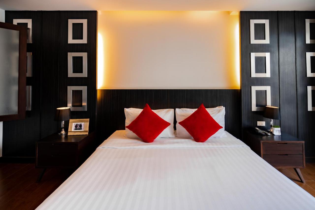 J Hotel