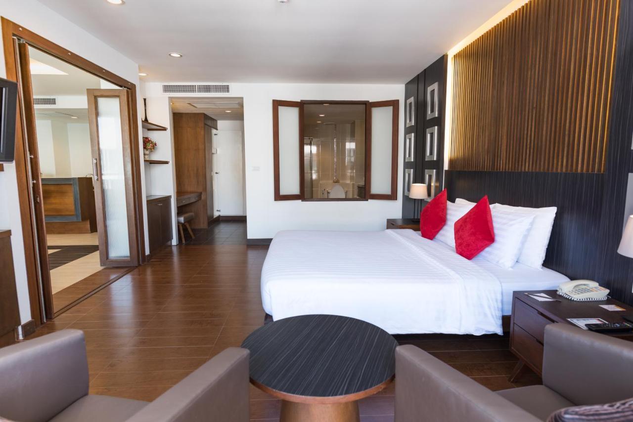 J Hotel