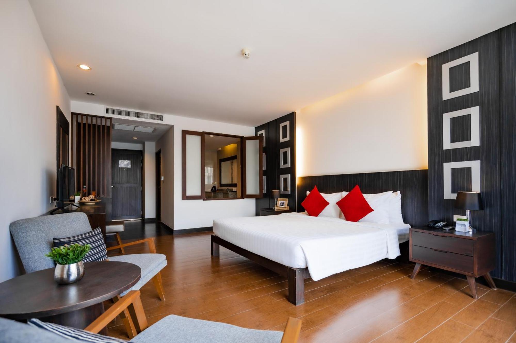 Hotel J