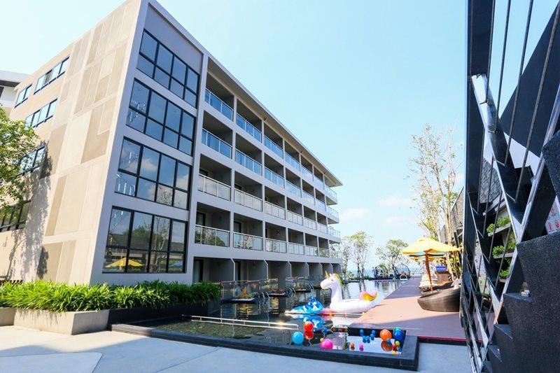 Golden Tulip Beachfront Hotel