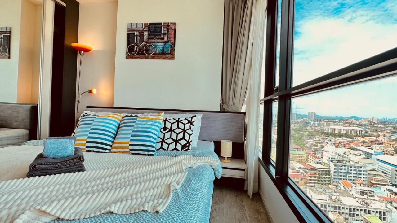 The Base 2bed King&queen Sky Seaview & Infinity Pool อพาร์ทเม้น