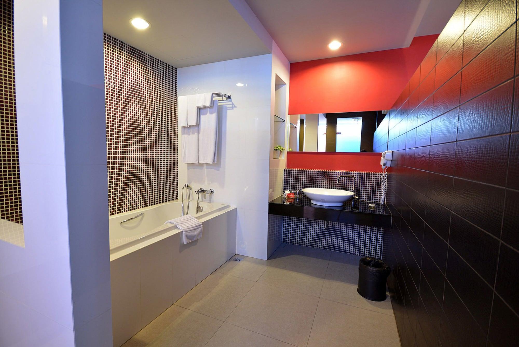 Tsix5 4* Pattaya