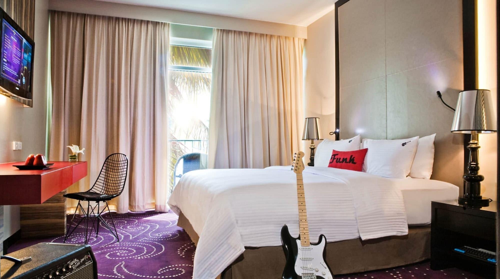 Hard Rock (adults Only)