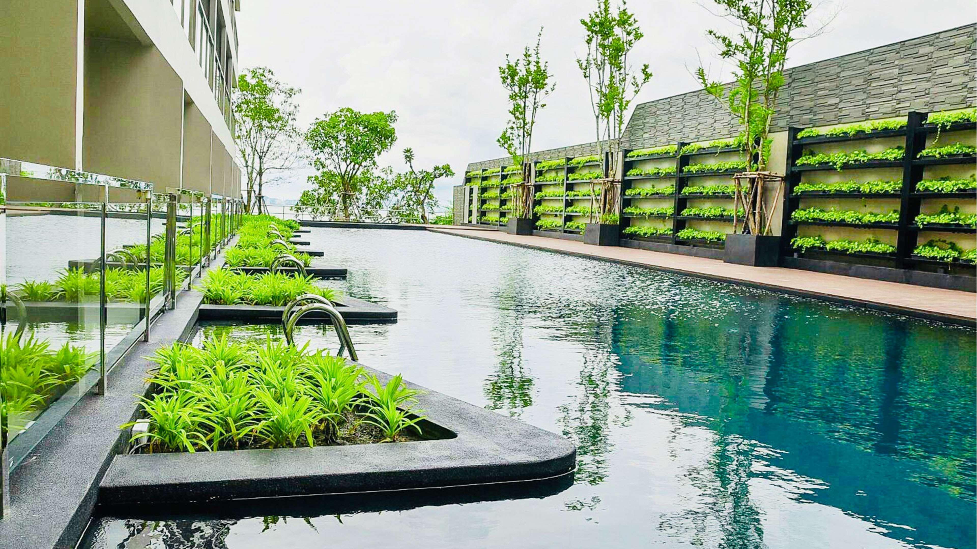 Golden Tulip Beachfront Hotel