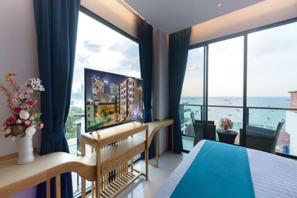 Deep Blue Z10 3* Pattaya