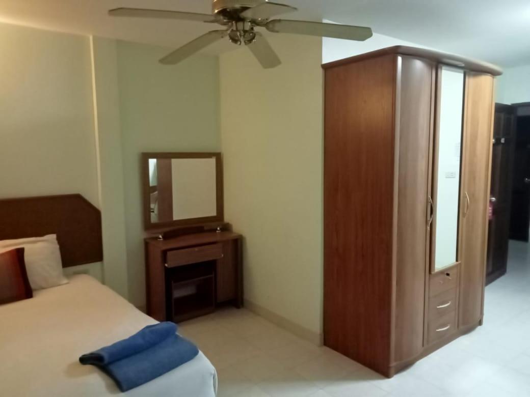 Kingfisher House And Bar Pattaya