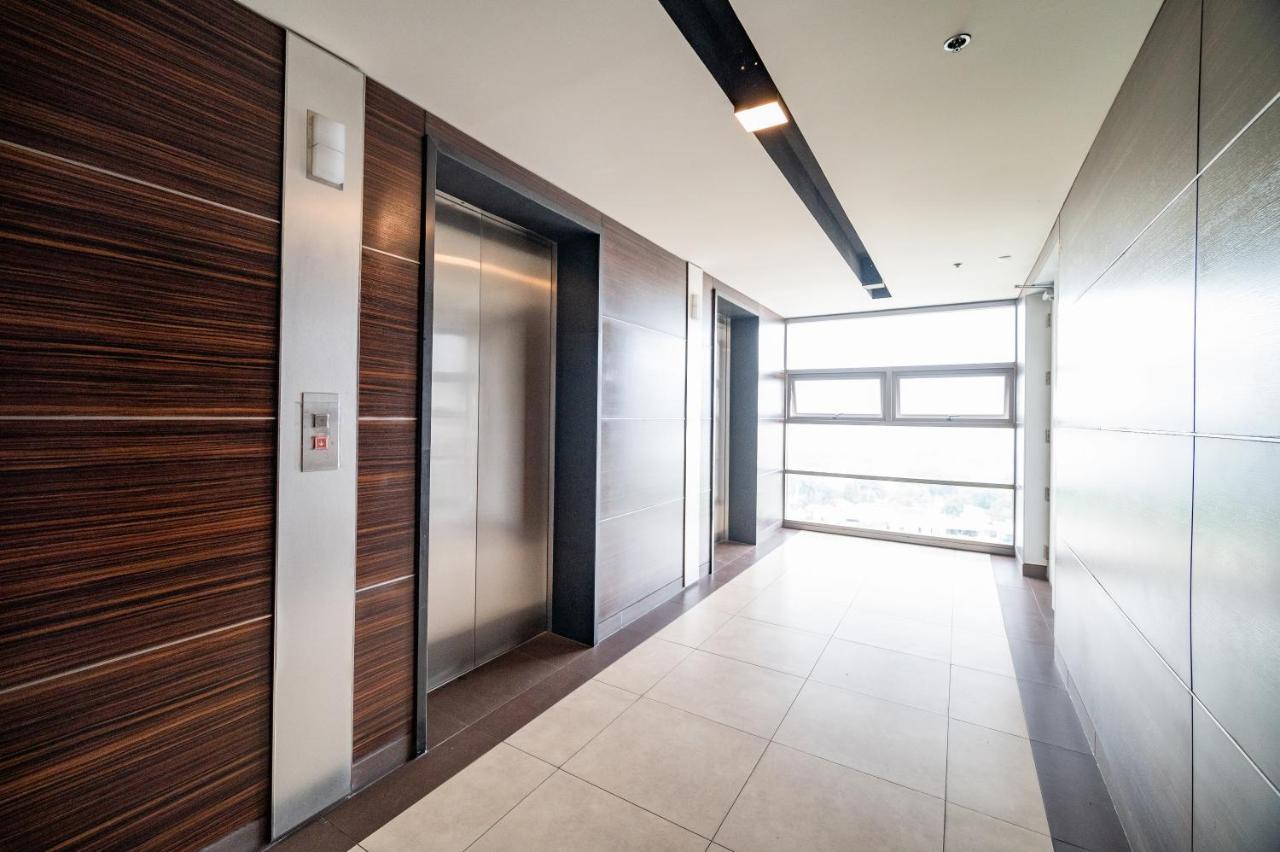 Unixx By Chris Pattaya