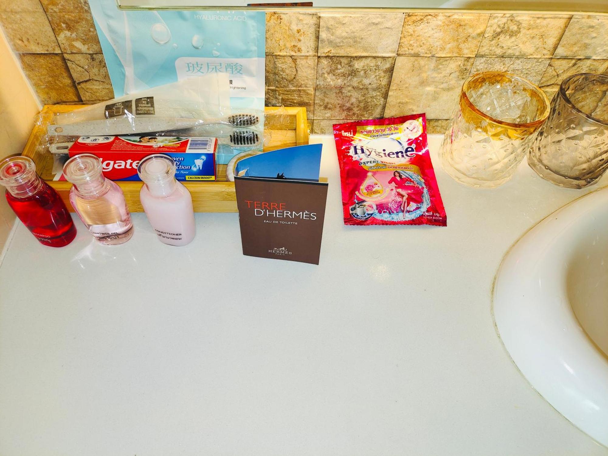 Center Luxurious Garden 2