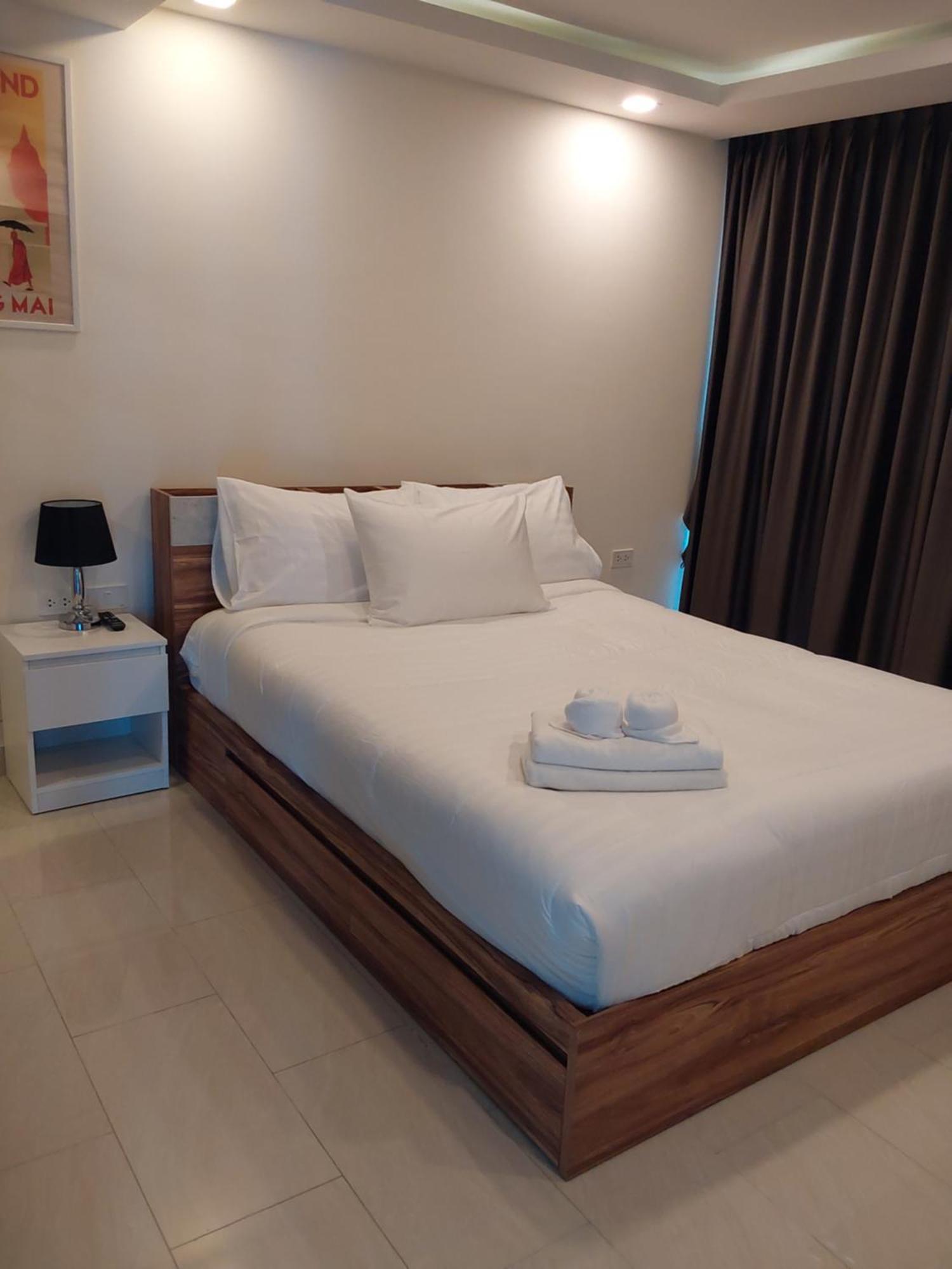 Apartment Grand Avenue, 2 Bed-/ 2 Bathroom, 70 Sqm, Pool View Pattaya
