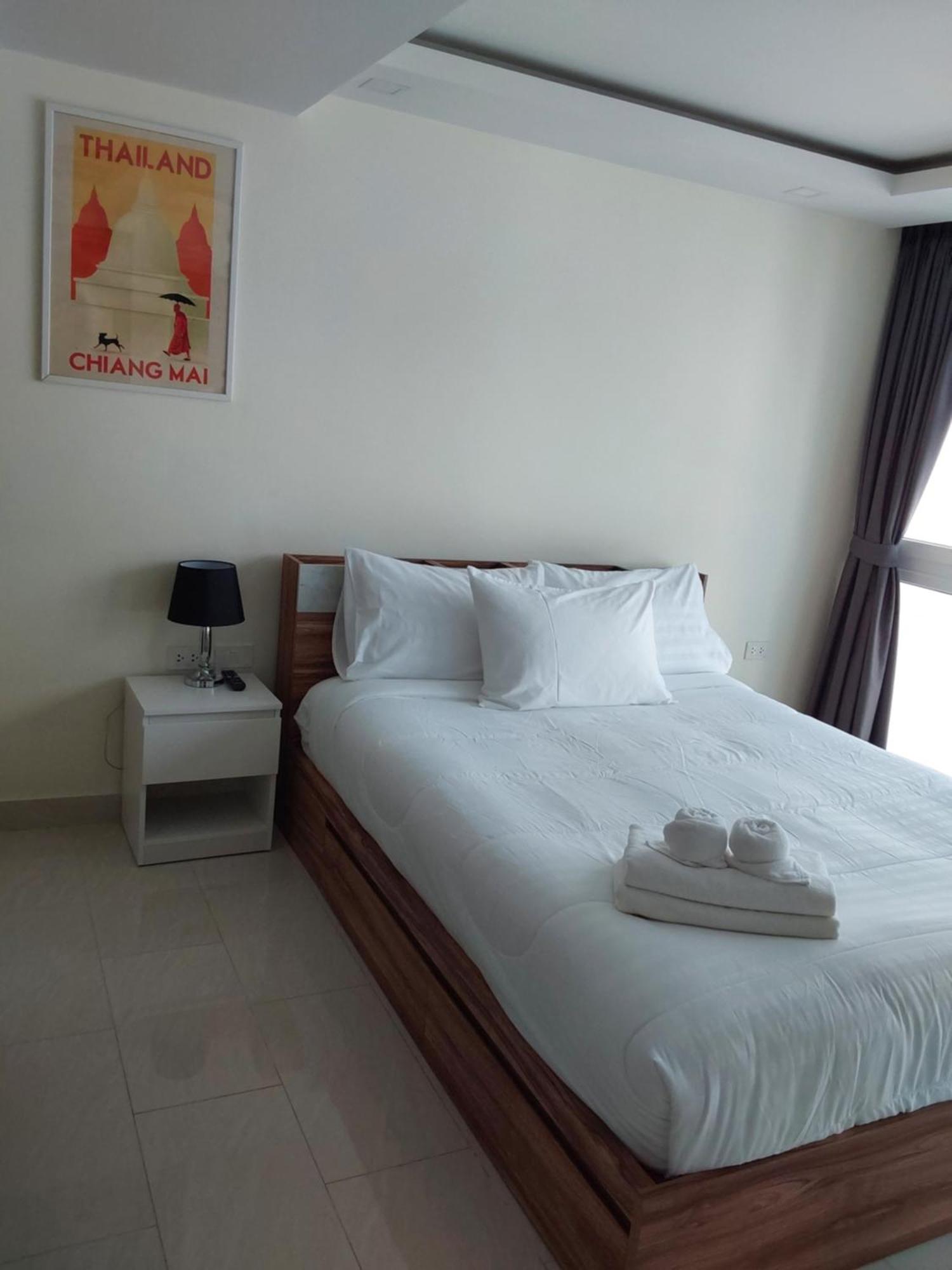 Grand Avenue, 2 Bed-/ 2 Bathroom, 70 Sqm, Pool View Apartment Pattaya