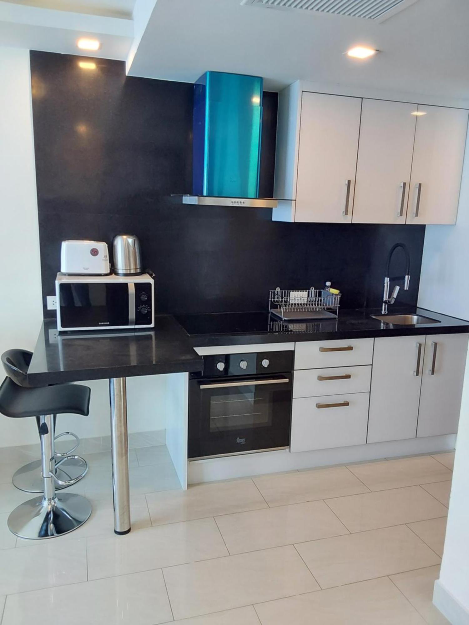 Grand Avenue, 2 Bed-/ 2 Bathroom, 70 Sqm, Pool View Pattaya