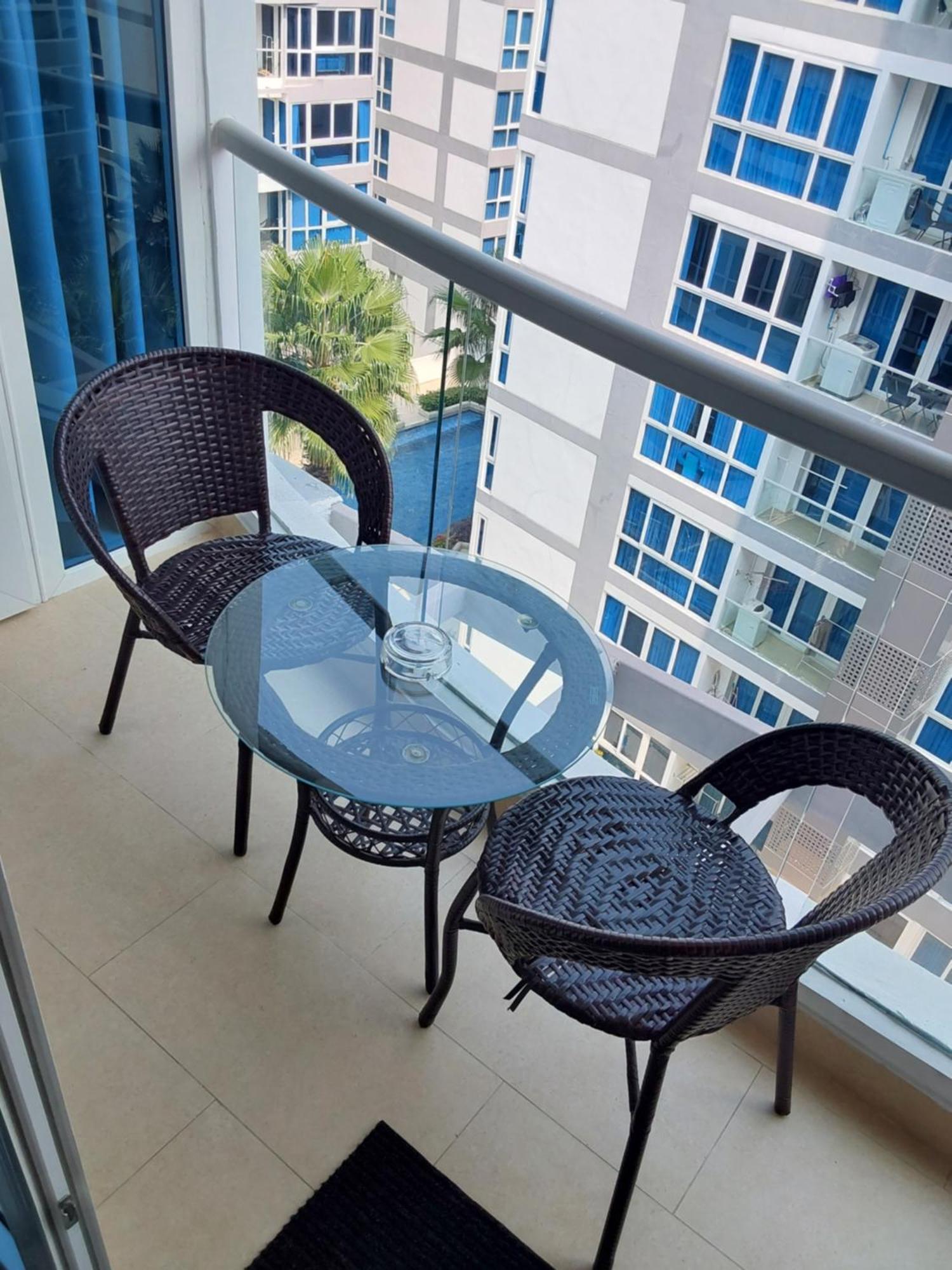 Grand Avenue, 2 Bed-/ 2 Bathroom, 70 Sqm, Pool View Apartment