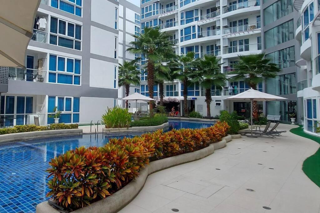 Grand Avenue, 2 Bed-/ 2 Bathroom, 70 Sqm, Pool View