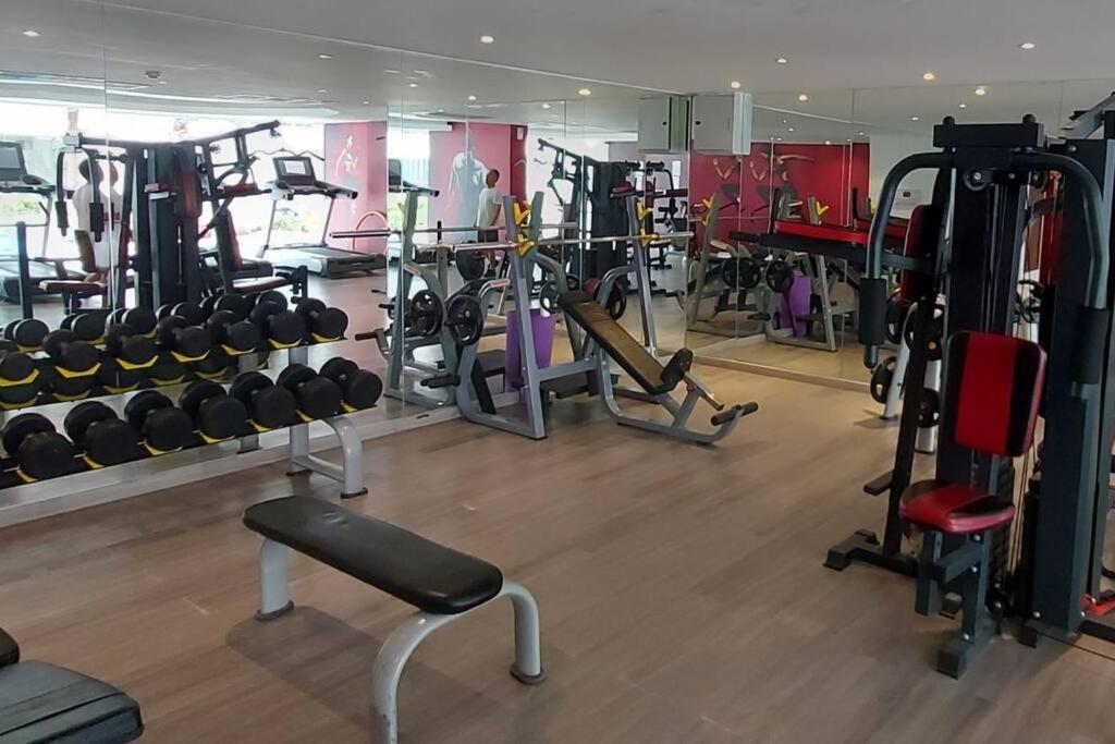 Grand Avenue, 2 Bed-/ 2 Bathroom, 70 Sqm, Pool View Apartment Pattaya