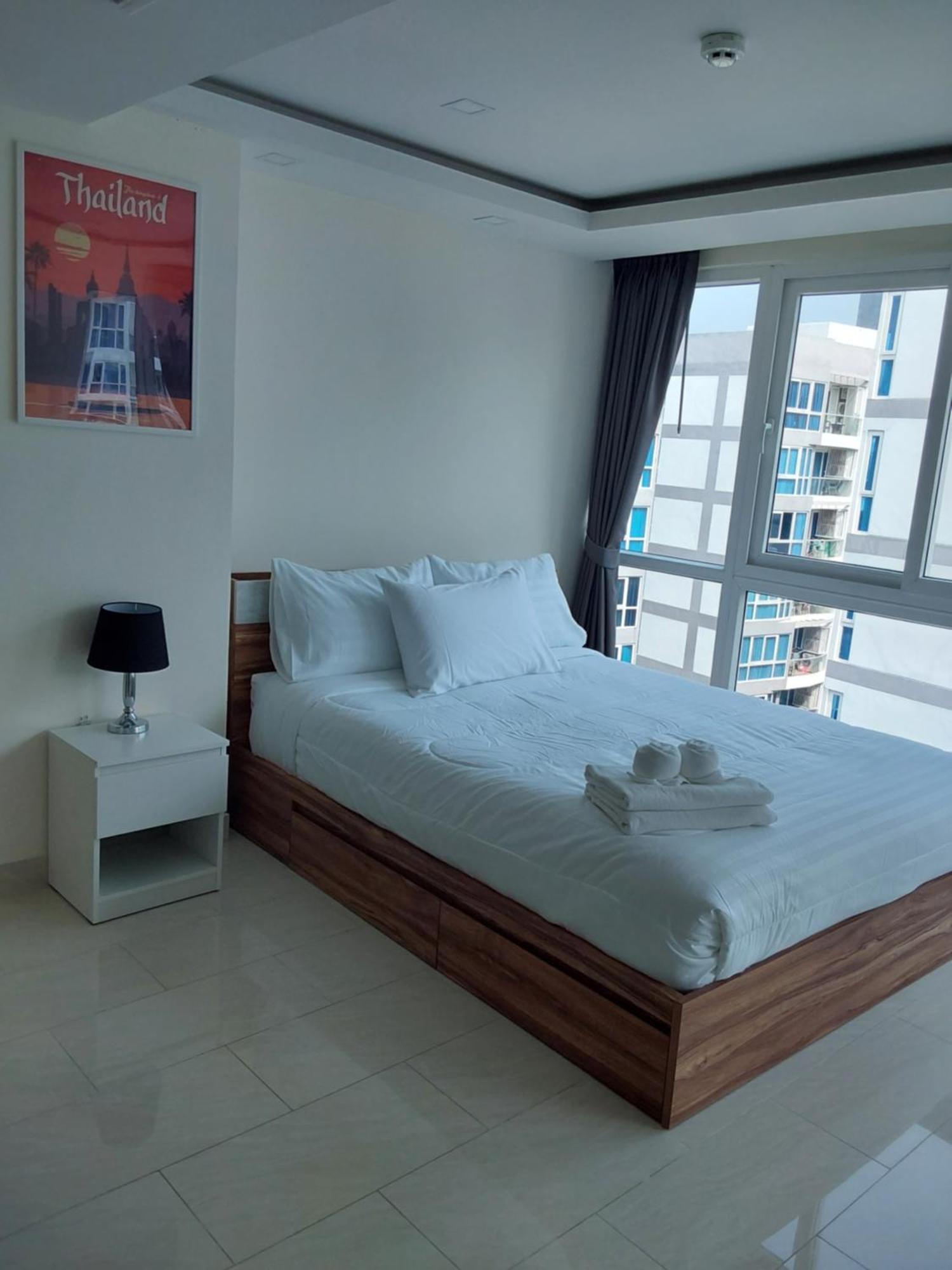 Apartment Grand Avenue, 2 Bed-/ 2 Bathroom, 70 Sqm, Pool View *