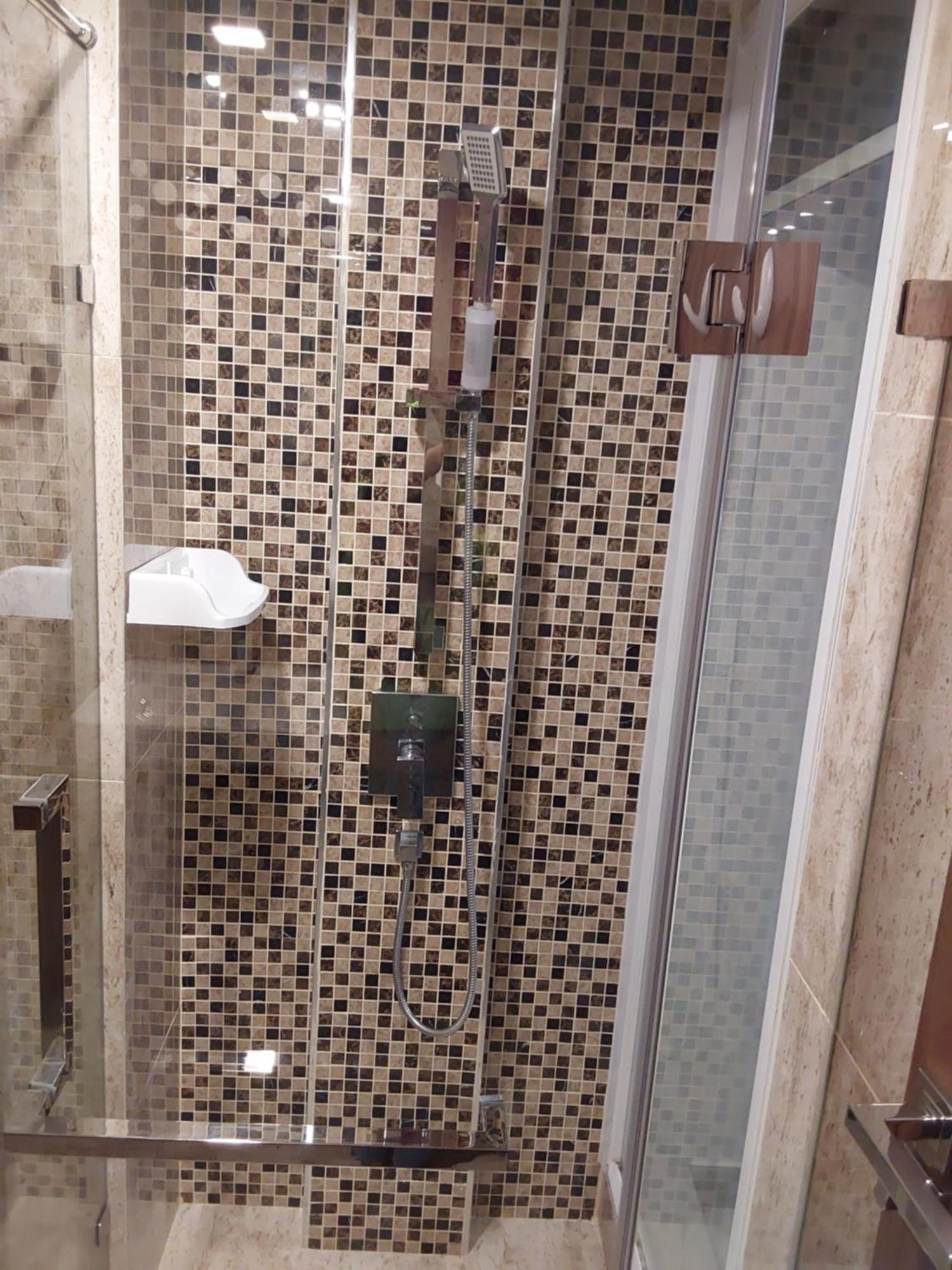 Grand Avenue, 2 Bed-/ 2 Bathroom, 70 Sqm, Pool View Apartment