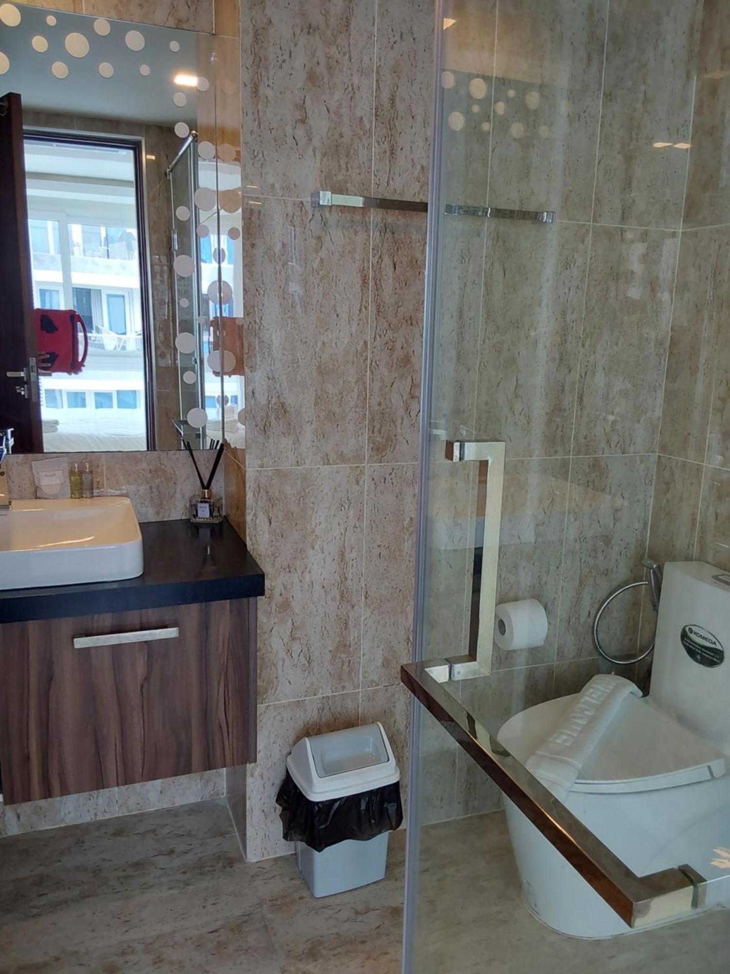 Grand Avenue, 2 Bed-/ 2 Bathroom, 70 Sqm, Pool View Pattaya