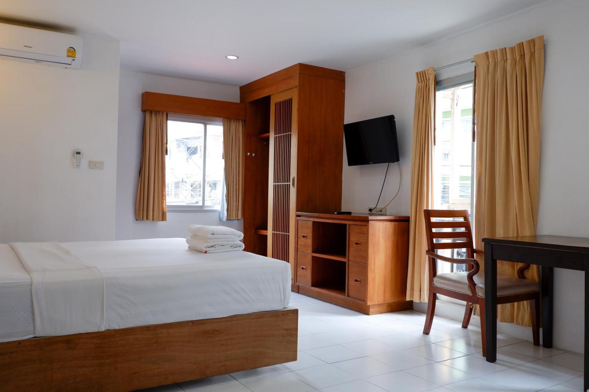 Hotel 18 Coins Budget 2*