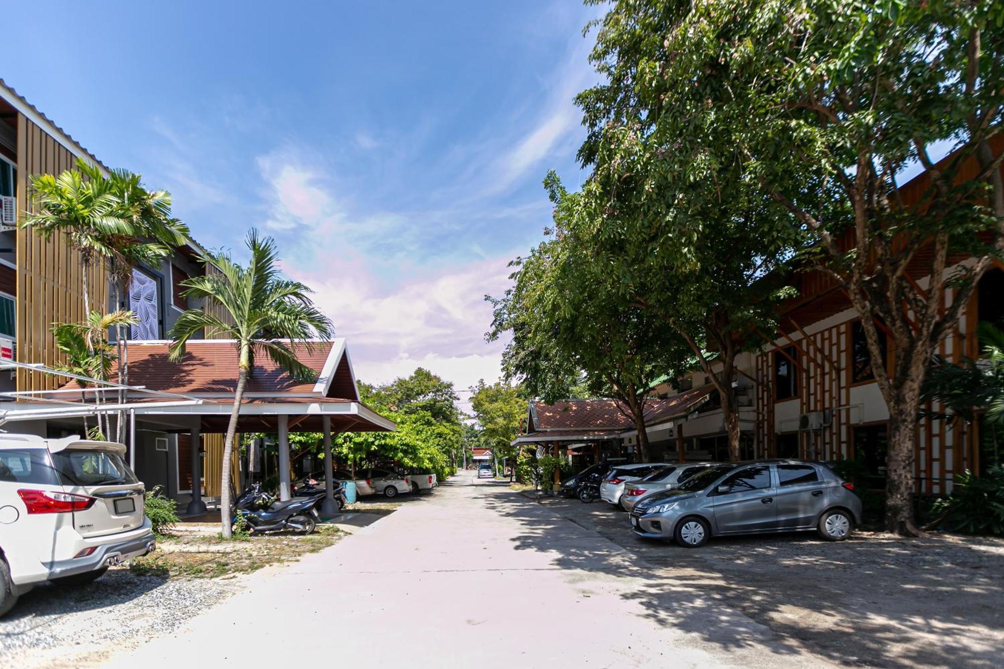 Deeden Hotel