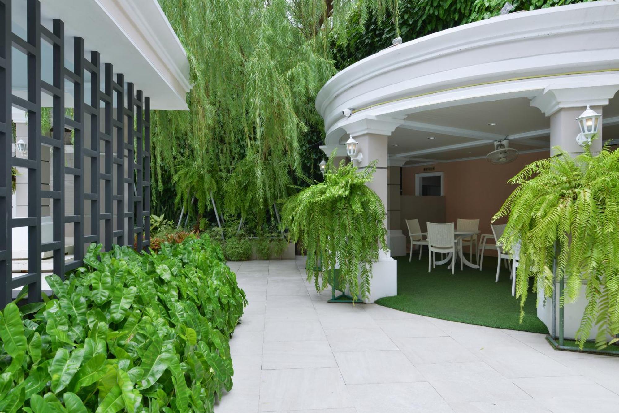 Hotel The Beverly 4*