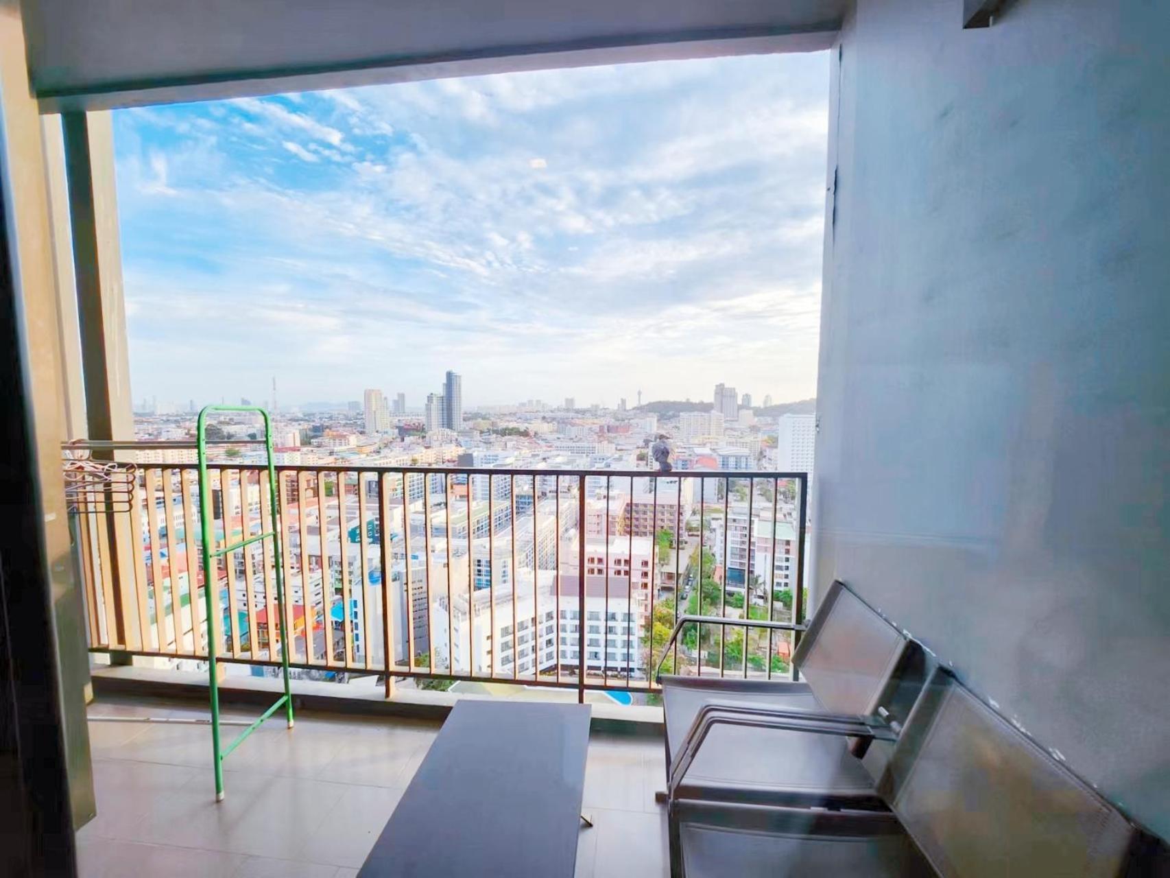 泰国芭提雅thebase无边游泳池公寓 *