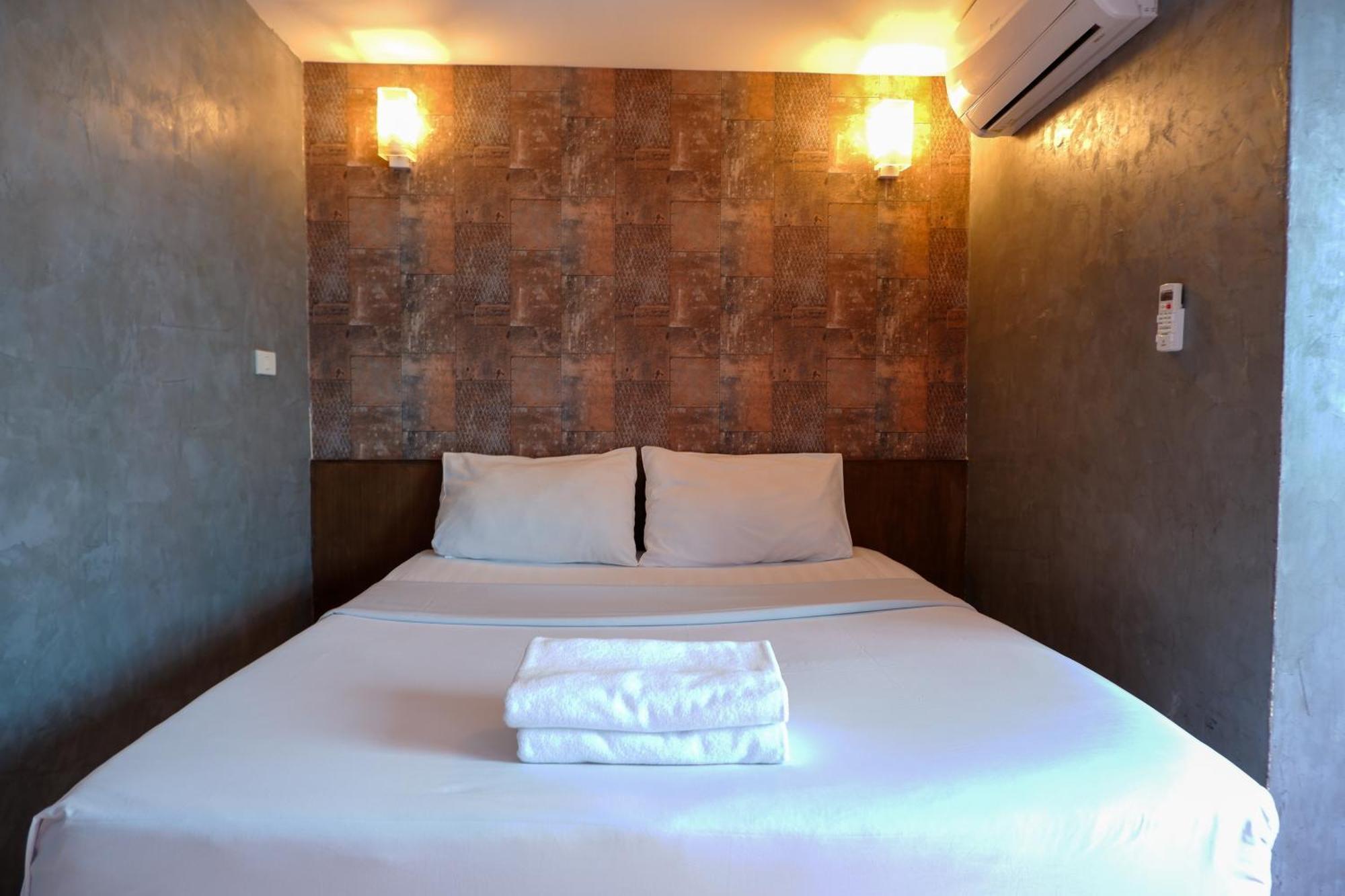 18 Coins Budget Hotel 2*