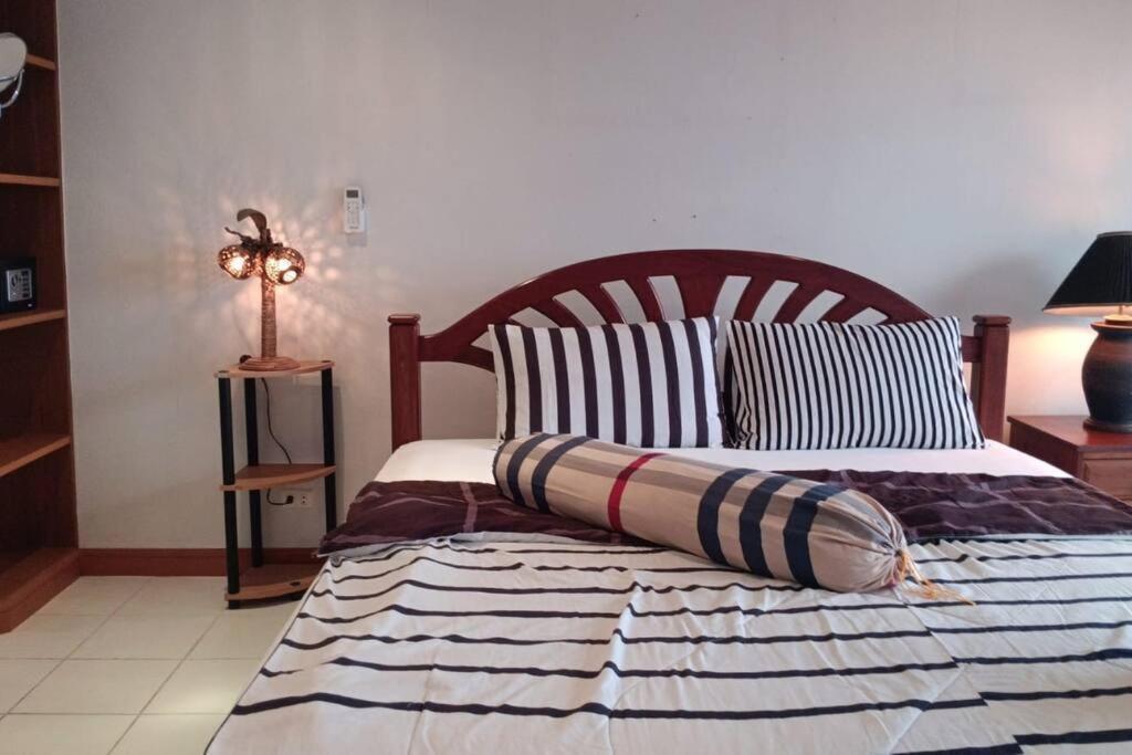 Sombat Seaview 1 Bedroom 71 Apartment *
