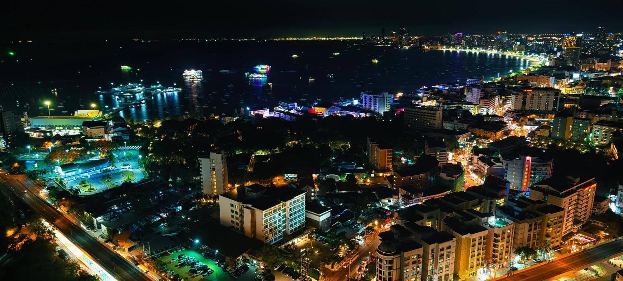 South Delux View Near Walking Street Pattaya