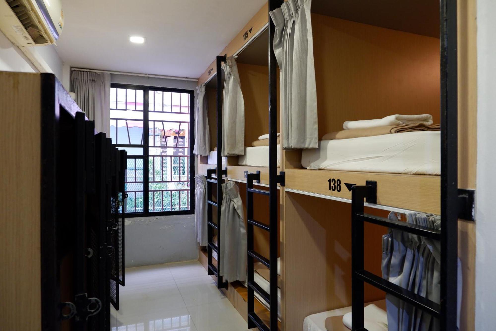 Hotel 18 Coins Budget