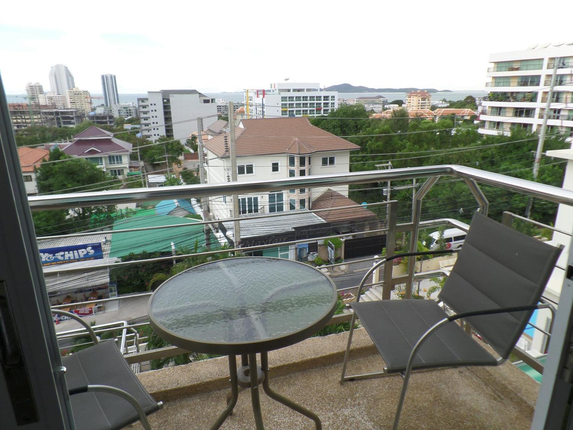 Aparthotel Westbury 3*