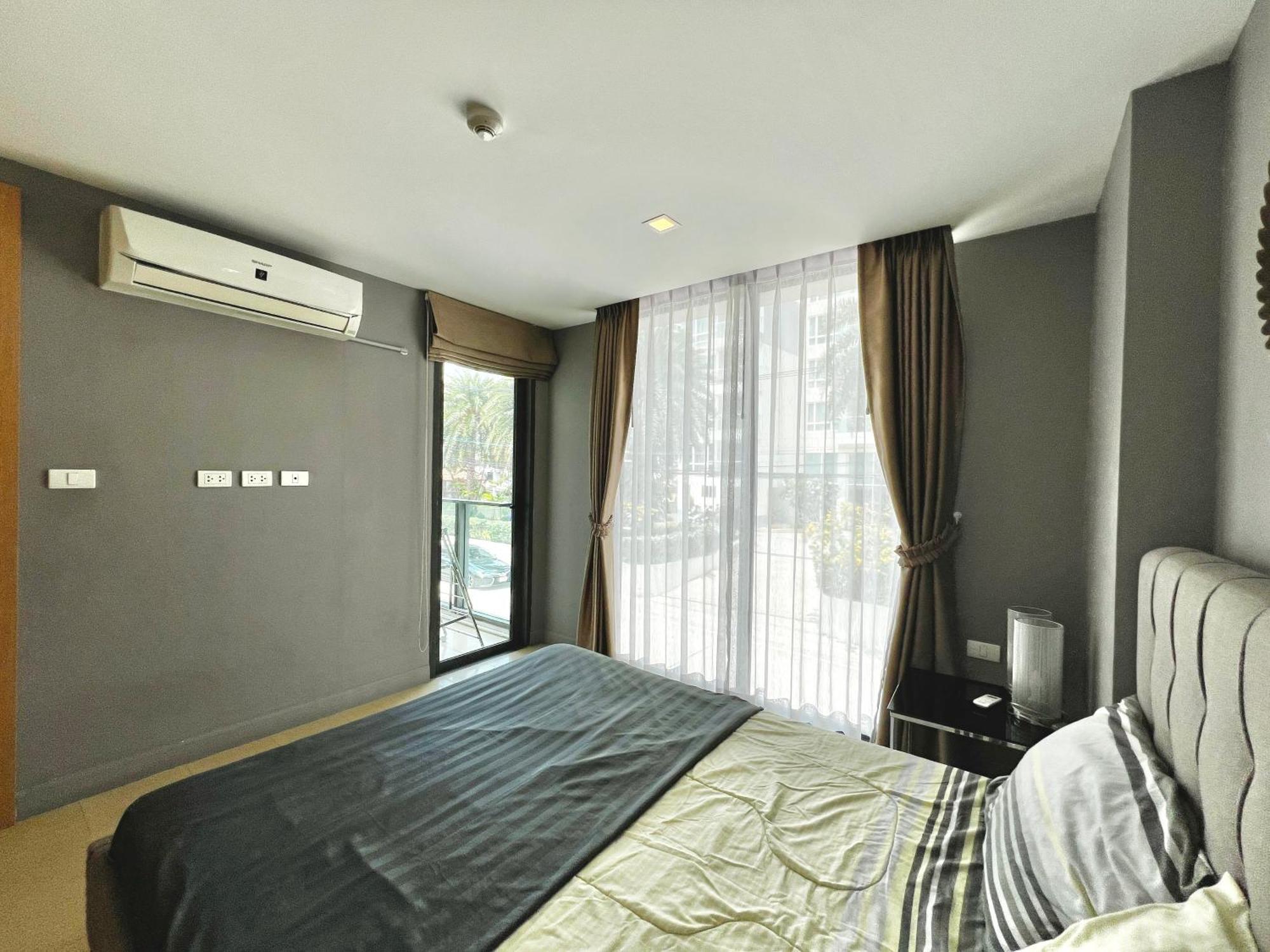The Aurora Praatumnak - Luxury Two Bedroom Near The Sea * Pattaya