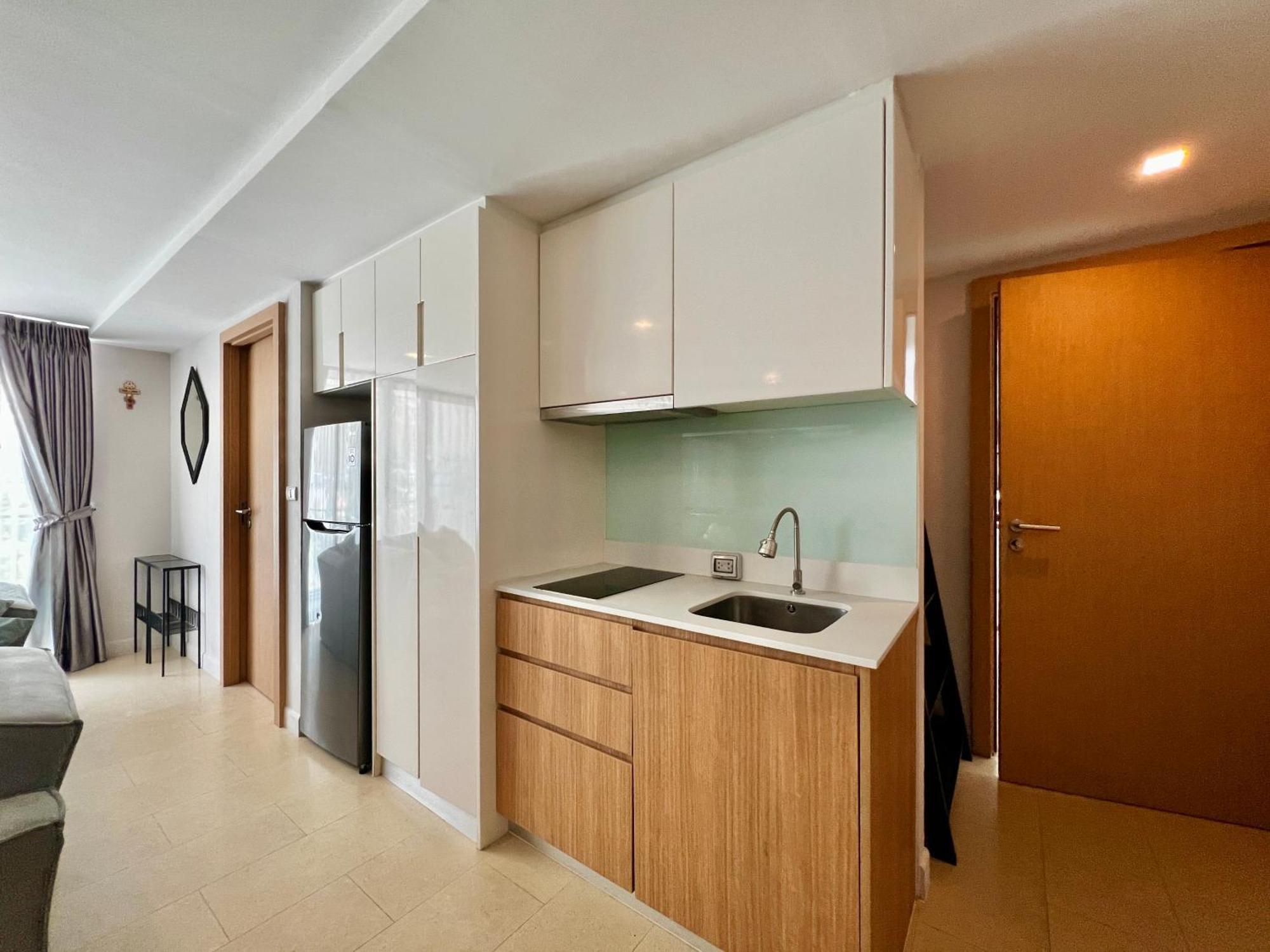 The Aurora Praatumnak - Luxury Two Bedroom Near The Sea Pattaya