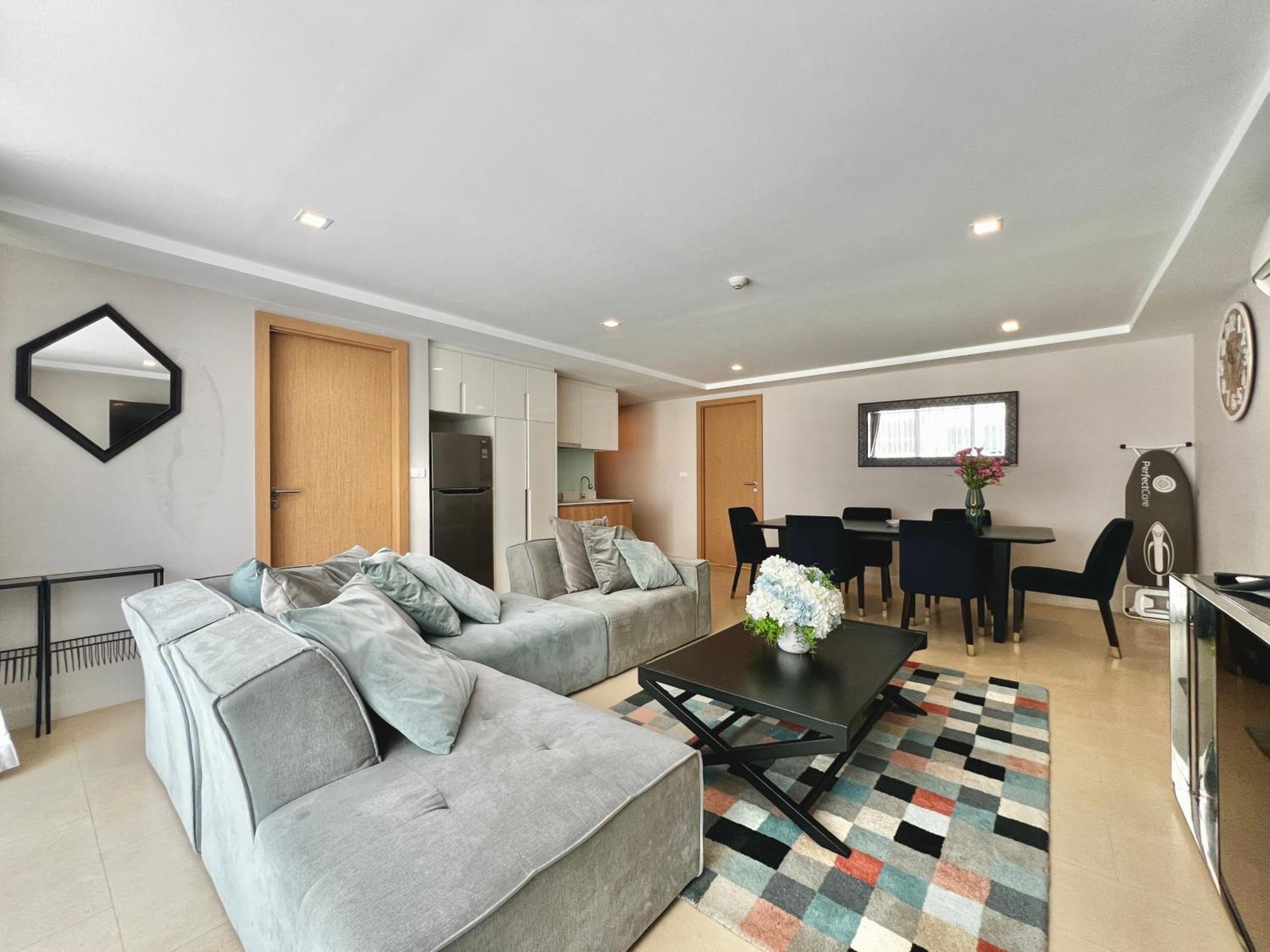 The Aurora Praatumnak - Luxury Two Bedroom Near The Sea * Pattaya