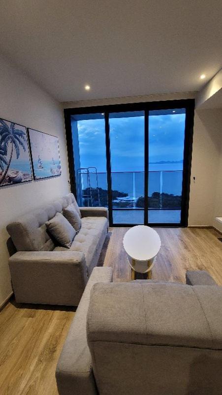 Apartment Andromeda By Feng