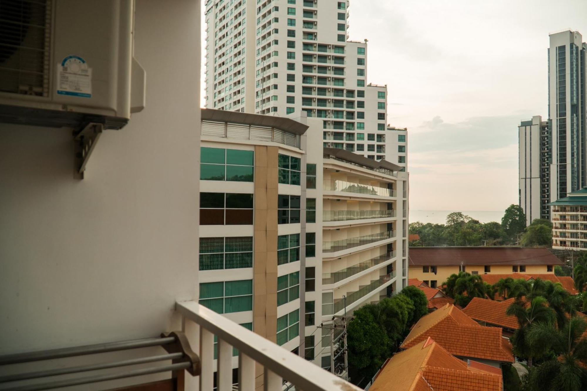 New Nordic 5 By Apartwell Apartment Pattaya