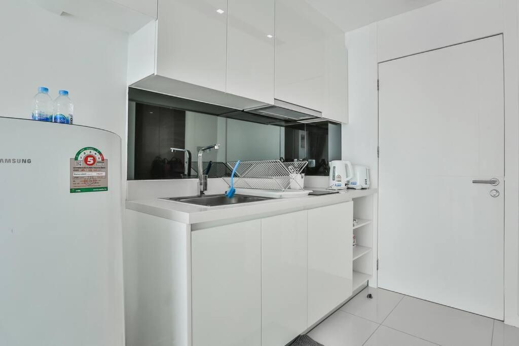 New In Downtown Apartment *